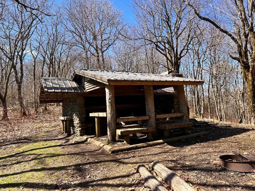 Tucked Away Cabin Pigeon Forge Eksteriør bilde