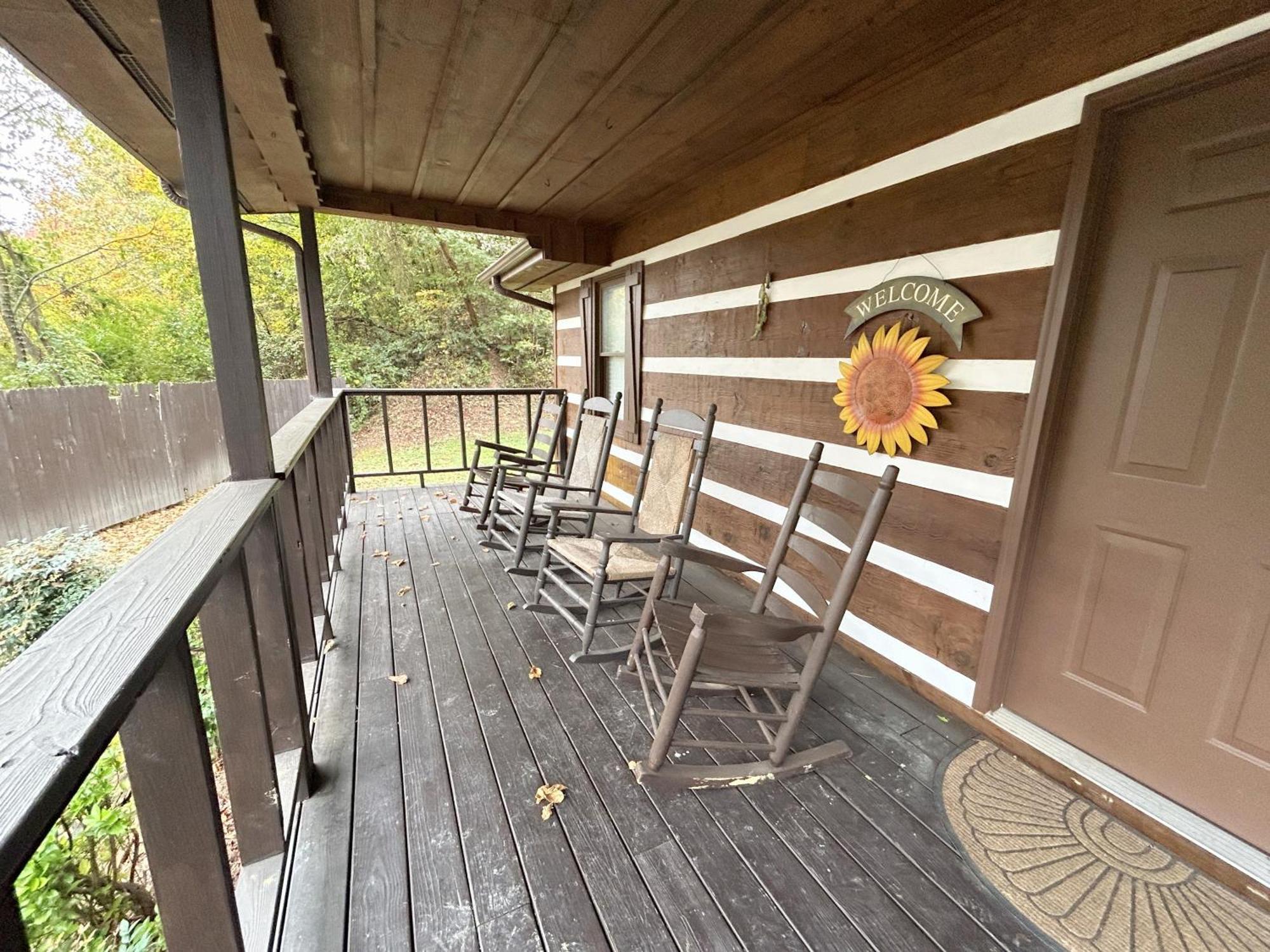 Tucked Away Cabin Pigeon Forge Eksteriør bilde