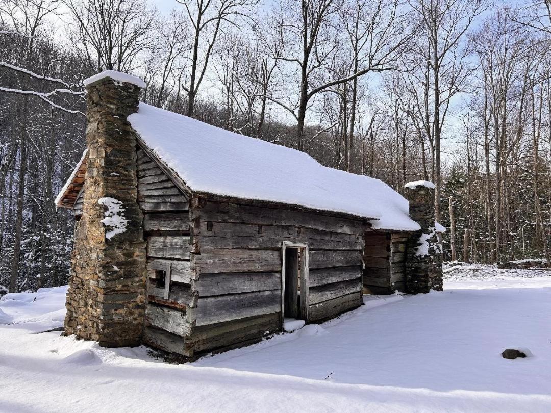 Tucked Away Cabin Pigeon Forge Eksteriør bilde
