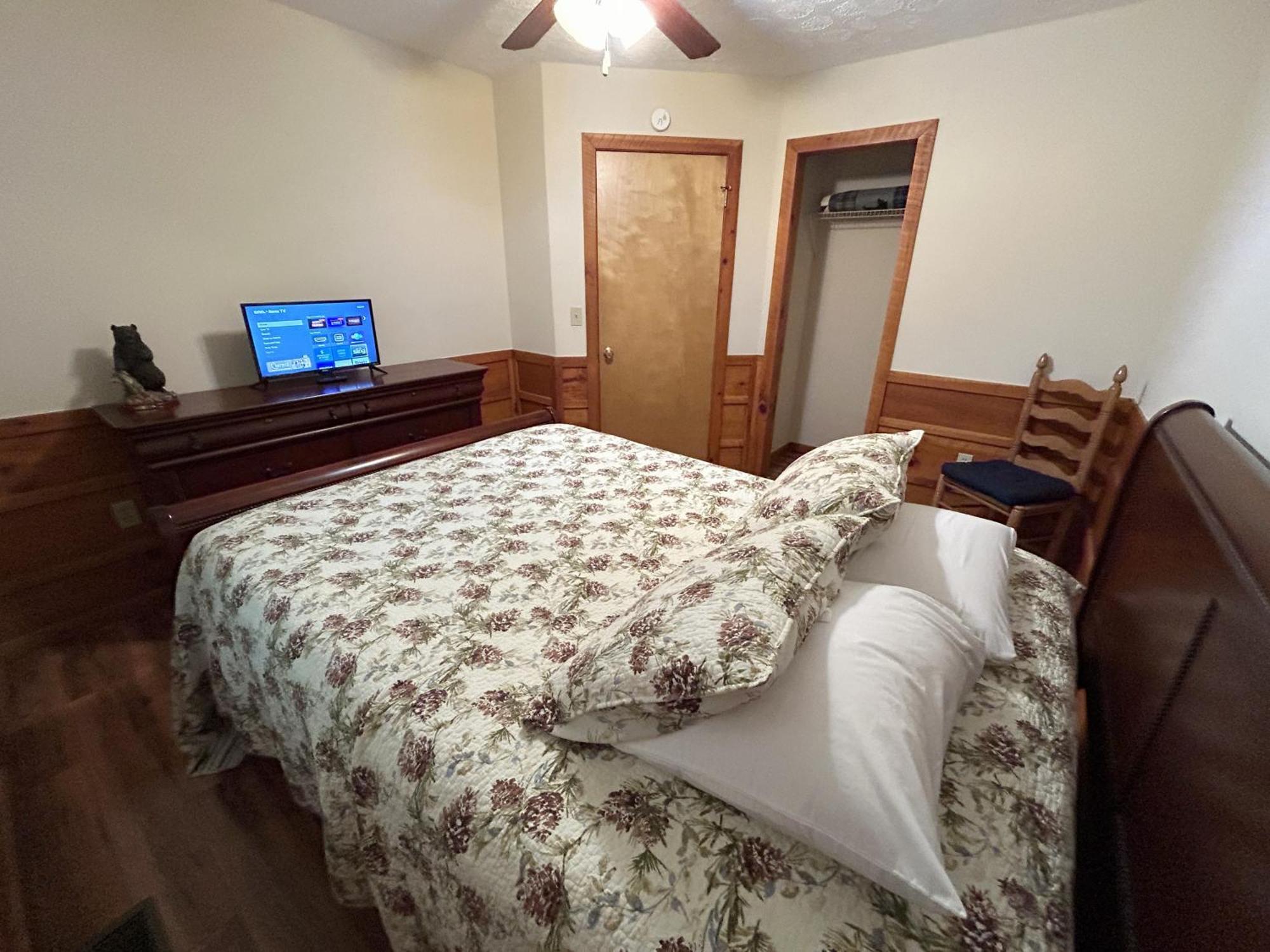 Tucked Away Cabin Pigeon Forge Eksteriør bilde