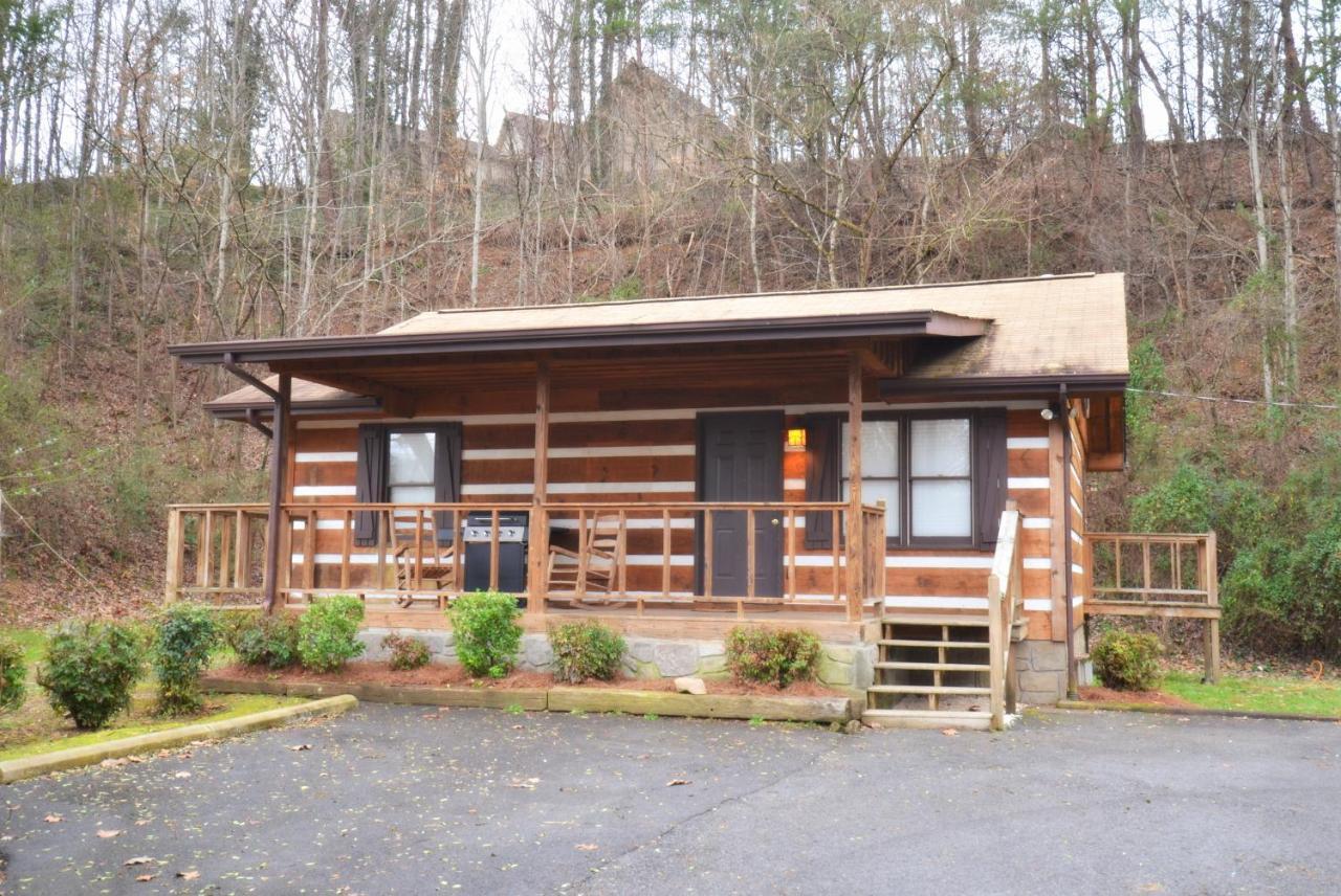 Tucked Away Cabin Pigeon Forge Eksteriør bilde